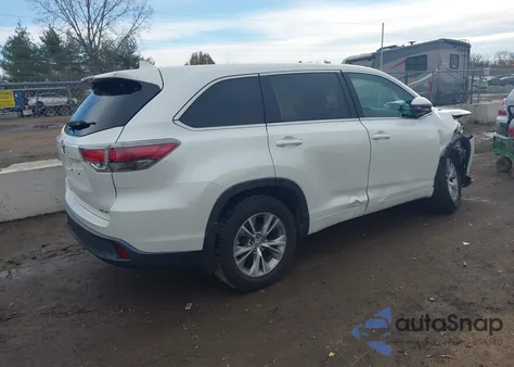 2015 Toyota Highlander Le Plus V6 z USA, uszkodzony, nr VIN 5TDBKRFH5FS181543